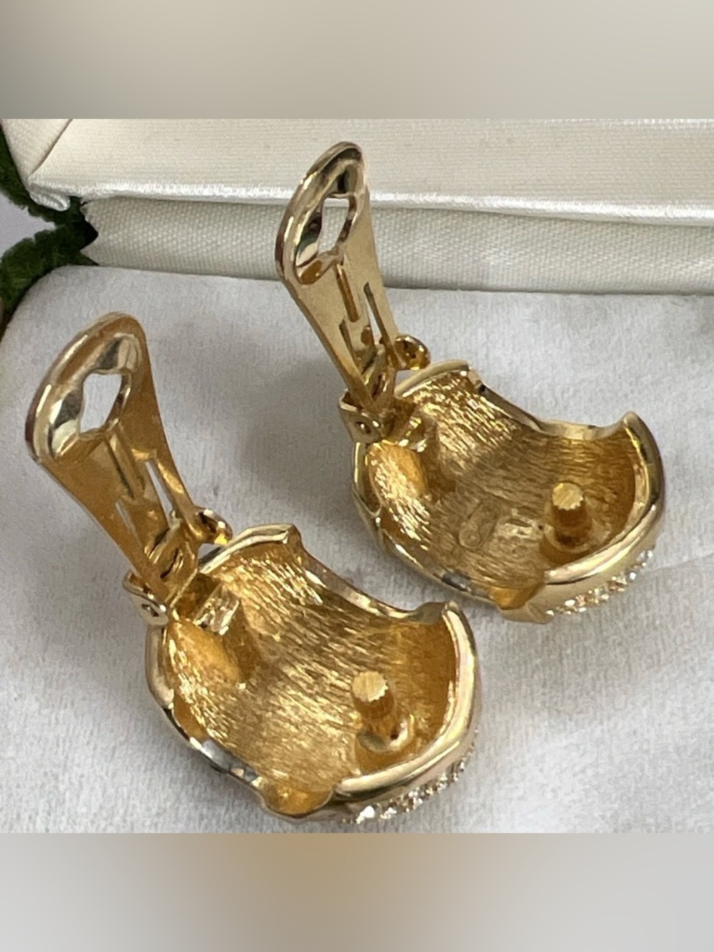 Vintage Christian Dior Classic Wrapped Knot Rhinestone Gold Hoop Clip Earrings - Picture 9 of 10